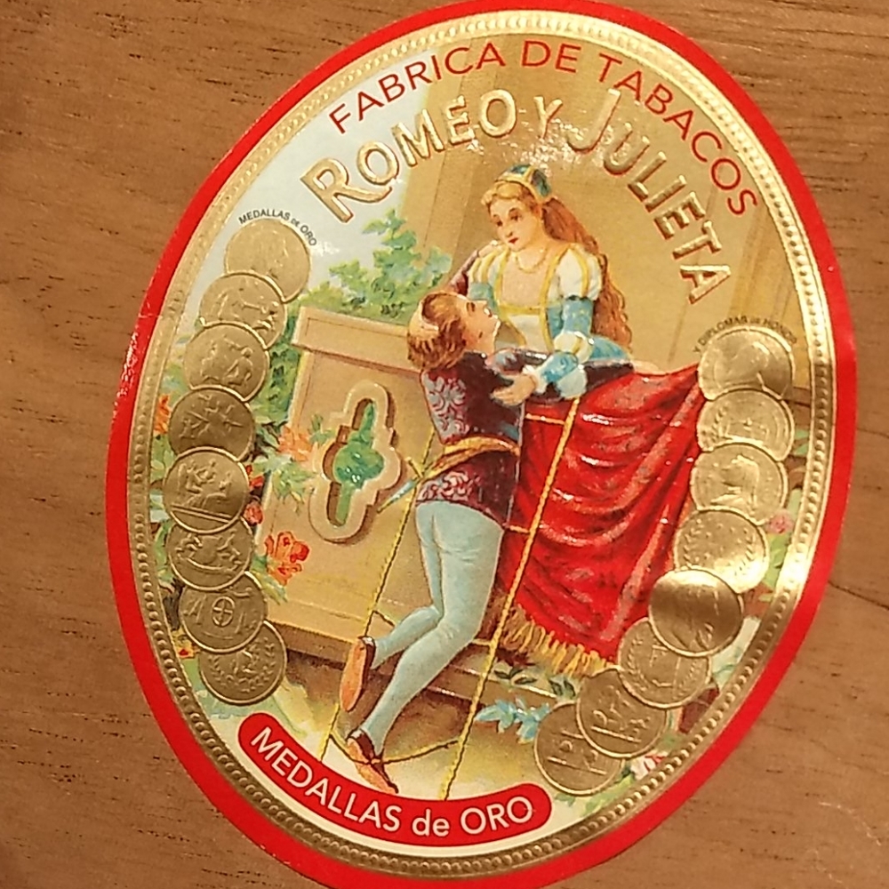 Vintage.V.RomeoyJulieta medallasdeorocase